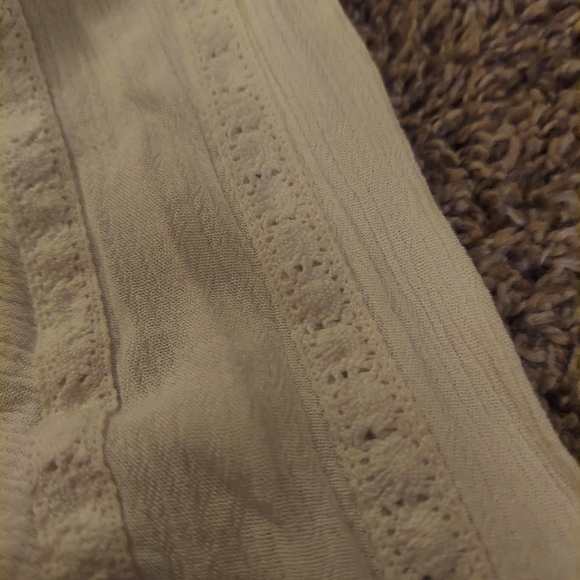 Flowy Long Sleeved Crop Top with Slit Back - Picture 8 of 8